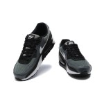 Nike Air Max 90 CN8490-002 - スタイリッシュなブラック&グレーのスニーカー Nike Air Max 90 CN8490-002 - ホワイトスウッシュが特徴のブラック&グレースニーカー