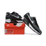 Nike Air Max 90 CN8490-002 - スタイリッシュなブラック&グレーのスニーカー Nike Air Max 90 CN8490-002 - ホワイトスウッシュが特徴のブラック&グレースニーカー
