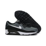 Nike Air Max 90 CN8490-002 - スタイリッシュなブラック&グレーのスニーカー Nike Air Max 90 CN8490-002 - ホワイトスウッシュが特徴のブラック&グレースニーカー