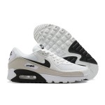 Nike Air Max 90 CW7483-100 - ホワイト&グレー スニーカー Nike Air Max 90 CW7483-100 - ホワイト&ライトグレー スニーカー ブラックスウッシュ付き