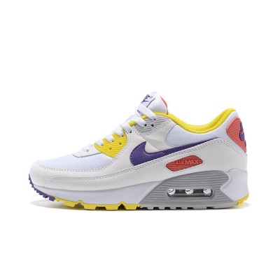 Nike Air Max 90 DA8726-100 - 鮮やかなイエロー、パープル、レッドアクセントが特徴のホワイトスニーカー | アイコニックなスタイルと快適さ