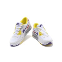 Nike Air Max 90 DA8726-100 - 鮮やかなイエロー、パープル、レッドアクセントが特徴のホワイトスニーカー | アイコニックなスタイルと快適さ