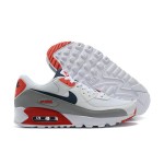 Nike Air Max 90 DB0625-101 - タイムレスで洗練されたホワイトスニーカー Nike Air Max 90 DB0625-101 - グレー、レッド、ネイビーアクセントが特徴のホワイトスニーカー
