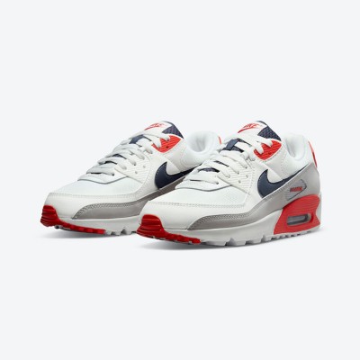 Nike Air Max 90 DB0625-101 - 白地に赤とネイビーアクセントのスニーカー | クラシックデザインと快適な履き心地