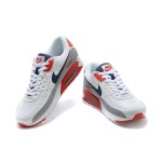 Nike Air Max 90 DB0625-101 - タイムレスで洗練されたホワイトスニーカー Nike Air Max 90 DB0625-101 - グレー、レッド、ネイビーアクセントが特徴のホワイトスニーカー