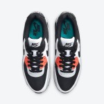 Nike Air Max 90 DC9845-100 - グレー&ブラックスニーカー オレンジのディテール Nike Air Max 90 DC9845-100 グレーとブラックのスニーカー、オレンジのアクセント付き