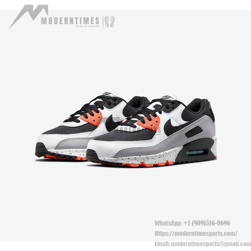 Nike Air Max 90 DC9845-100 - グレー&ブラックスニーカー オレンジのディテール Nike Air Max 90 DC9845-100 グレーとブラックのスニーカー、オレンジのアクセント付き
