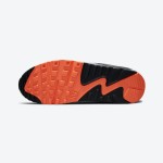 Nike Air Max 90 DC9845-100 - グレー&ブラックスニーカー オレンジのディテール Nike Air Max 90 DC9845-100 グレーとブラックのスニーカー、オレンジのアクセント付き