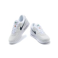 Nike Air Max 90 DH1316-101 - ネイビー＆グリーンアクセントが際立つクリーンなホワイトスニーカー | タイムレスな快適さとモダンなスタイル