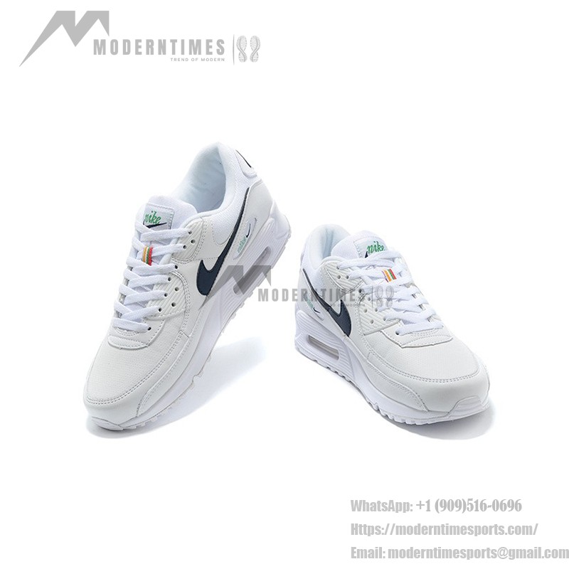 Nike Air Max 90 DH1316-101 - スタイリッシュなホワイトスニーカー Nike Air Max 90 DH1316-101 - ネイビーとグリーンアクセントが特徴のホワイトスニーカー