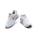 Nike Air Max 90 DJ5530-100 - ホワイト レッドスウッシュとゴールドハイライト Nike Air Max 90 DJ5530-100 ホワイトスニーカー レッドスウッシュとゴールドアクセント