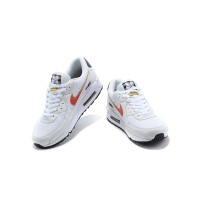 Nike Air Max 90 DJ5530-100 - 赤いスウッシュとゴールドアクセントが特徴のホワイトスニーカー | スタイリッシュな快適さと象徴的なデザイン