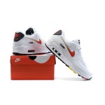 Nike Air Max 90 DJ5530-100 - ホワイト レッドスウッシュとゴールドハイライト Nike Air Max 90 DJ5530-100 ホワイトスニーカー レッドスウッシュとゴールドアクセント