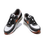 Nike Air Max 90 DM0029-101 - 大胆なグレー&オレンジスニーカー Nike Air Max 90 DM0029-101 - グレー、ブラック、ホワイトのスニーカー、オレンジアクセント付き