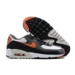 Nike Air Max 90 DM0029-101 - 大胆なグレー&オレンジスニーカー Nike Air Max 90 DM0029-101 - グレー、ブラック、ホワイトのスニーカー、オレンジアクセント付き
