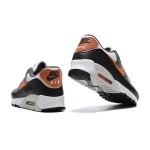 Nike Air Max 90 DM0029-101 - 大胆なグレー&オレンジスニーカー Nike Air Max 90 DM0029-101 - グレー、ブラック、ホワイトのスニーカー、オレンジアクセント付き
