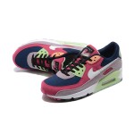 Nike Air Max 90 DM0035-500 - 鮮やかなマルチカラースエードスニーカー Nike Air Max 90 DM0035-500 - マルチカラースエードスニーカー 鮮やかなピンク、グリーン、ネイビーのアクセント付き