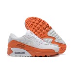 Nike Air Max 90 DM0958-100 - オレンジアクセントのスタイリッシュなホワイトスニーカー Nike Air Max 90 DM0958-100 - ホワイトとオレンジのスニーカー