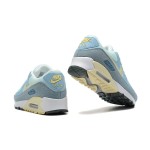 Nike Air Max 90 DM2829-001 - ライトブルーとパステルアクセントのスニーカー Nike Air Max 90 DM2829-001 - ライトブルーのスニーカー、イエローパステルアクセント付き