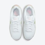 Nike Air Max 90 DM2874-100 - エレガントなホワイトスニーカー グリーン&ピンクアクセント付き Nike Air Max 90 DM2874-100 - ホワイトスニーカー ライトグリーンとソフトピンクのディテール