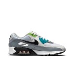 Nike Air Max 90 DM8151-100 - 大胆なグレーデザイン Nike Air Max 90 DM8151-100 - グレーのスニーカー、ブラック、レッド&イエローのアクセント付き