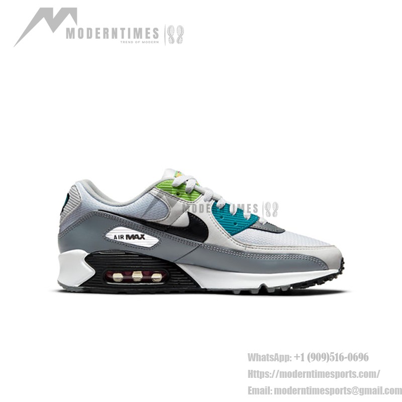 Nike Air Max 90 DM8151-100 - 大胆なグレーデザイン Nike Air Max 90 DM8151-100 - グレーのスニーカー、ブラック、レッド&イエローのアクセント付き