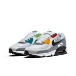Nike Air Max 90 DM8151-100 - 大胆なグレーデザイン Nike Air Max 90 DM8151-100 - グレーのスニーカー、ブラック、レッド&イエローのアクセント付き