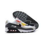 Nike Air Max 90 DM8151-100 - スタイリッシュなホワイト、グレー、ブラックスニーカー Nike Air Max 90 DM8151-100 - ホワイト、グレー、ブラックのスニーカー、レッド&イエローアクセント付き