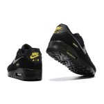 Nike Air Max 90 DO6706-001 - ブラック、グレー&イエロースニーカー Nike Air Max 90 DO6706-001 - グレースウッシュとイエローアクセントが特徴のブラックスニーカー