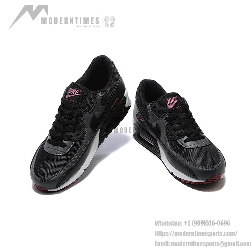 Nike Air Max 90 DQ4071-001 - スタイリッシュなブラック&グレースニーカー Nike Air Max 90 DQ4071-001 - ブラック&グレーのスニーカー、ピンクアクセント付き