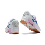 Nike Air Max 90 DX3316-100 - スタイリッシュなホワイトスニーカー、ピンク&ブルーアクセント付き Nike Air Max 90 DX3316-100 - ホワイトスニーカー、ピンクのオーバーレイとブルーのスウッシュ付き