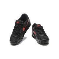 Nike Air Max 90 DX9272-001 - レッドスウッシュが際立つブラックスニーカー | 洗練されたデザインと日常の快適さ