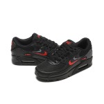 Nike Air Max 90 DX9272-001 - 洗練されたブラックデザインとレッドスウッシュ Nike Air Max 90 DX9272-001 - レッドスウッシュが映えるブラックスニーカー