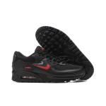 Nike Air Max 90 DX9272-001 - 洗練されたブラックデザインとレッドスウッシュ Nike Air Max 90 DX9272-001 - レッドスウッシュが映えるブラックスニーカー