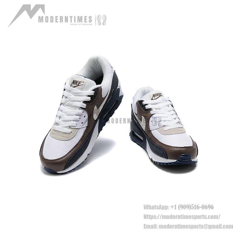 Nike Air Max 90 DZ3522-002 - ホワイトにブラウンとネイビー Nike Air Max 90 DZ3522-002 - ブラウン&ネイビーアクセントのホワイトスニーカー