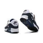 Nike Air Max 90 DZ3522-002 - ホワイトにブラウンとネイビー Nike Air Max 90 DZ3522-002 - ブラウン&ネイビーアクセントのホワイトスニーカー