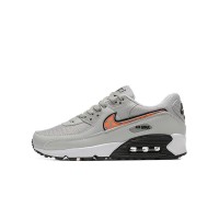 Nike Air Max 90 DZ5637-001 - グレーのスニーカー、ブラック＆オレンジスウッシュ付き | 大胆なコントラストと毎日の快適さ