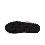 Nike Air Max 90 Essential AJ1285-018 - タイムレスなブラック、グレー、ホワイトのデザイン Nike Air Max 90 Essential AJ1285-018 - クラシックなブラック&グレースニーカーとホワイトスウッシュ