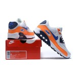 Nike Air Max 90 Essential 'トータルオレンジ/ブルー' AJ1285-104 - 鮮やかなデザインとMax Airクッショニング Nike Air Max 90 Essential 'トータルオレンジ/ブルー' AJ1285-104 - オレンジのオーバーレイとブルーのスウッシュが特徴のホワイトスニーカー