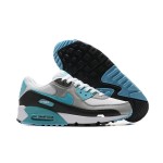 Nike Air Max 90 FD0678-100 - ホワイト&ブルースニーカー Nike Air Max 90 FD0678-100 - ブルー&グレーアクセントのホワイトスニーカー