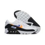 Nike Air Max 90 FJ4592-100 - グラフィックスウッシュが特徴のホワイトスニーカー Nike Air Max 90 FJ4592-100 オレンジとブルーのグラフィックスウッシュが映えるホワイトスニーカー