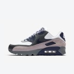 グレー、ネイビー、ホワイトを基調としたNike Air Max 90 'Lahar Escape' CI5646-100、スエードとレザーのディテール付き