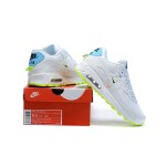 Nike Air Max 90 SE 'ワールドワイド' CK7069-100 - クリーンなホワイトデザインとネオンアクセント Nike Air Max 90 SE 'ワールドワイド' CK7069-100 - ネオンアクセントとMax Airクッショニングが特徴のホワイトスニーカー