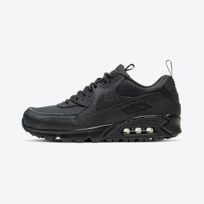 Nike Air Max 90 Surplus CQ7743-001 - トリプルブラックの頑丈なスニーカー | オールウェザー快適性と耐久性のデザイン