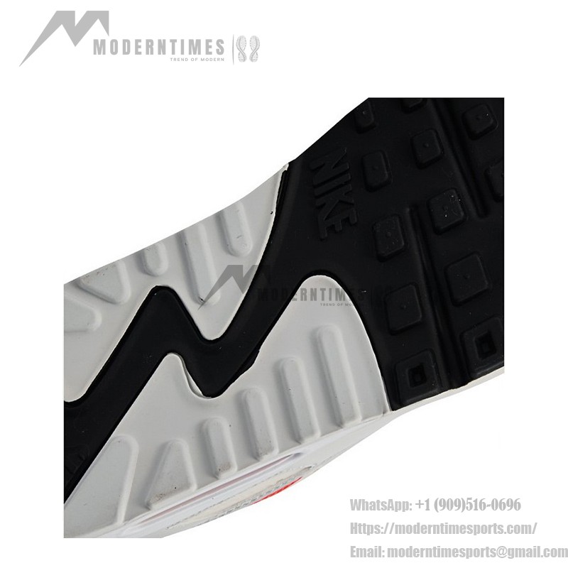 Nike Air Max 90 "The Future is in the Air" - 大胆なクリームスニーカー Nike Air Max 90 DD8496-161 - レッドとブルーのディテールが特徴のクリームスニーカー