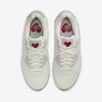Nike Air Max 90 WMNS 'バレンタインデー' CI7395-100 - ロマンチックデザインとパステルアクセント Nike Air Max 90 WMNS 'バレンタインデー' CI7395-100 - パステルアクセントとハートディテールのホワイトスニーカー
