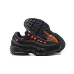 Nike Air Max 95 DA1513-001 ブラック&クリムゾン スニーカー Nike Air Max 95 DA1513-001 ブラック&クリムゾン スニーカー サイドビュー
