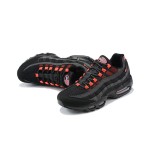 Nike Air Max 95 DA1513-001 ブラック&クリムゾン スニーカー Nike Air Max 95 DA1513-001 ブラック&クリムゾン スニーカー サイドビュー