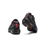 Nike Air Max 95 DA1513-001 ブラック&クリムゾン スニーカー Nike Air Max 95 DA1513-001 ブラック&クリムゾン スニーカー サイドビュー