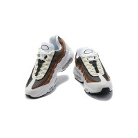 タイムレスエレガンス：Nike Air Max 95 Cashmere DB0250-100 ホワイト＆ブラウンレトロスニーカー - 快適さとスタイルの完璧な融合